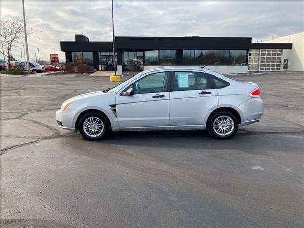 2008 Ford Focus SE - sedan - cars & trucks - by dealer - vehicle... for sale in Waterford, MI – photo 4