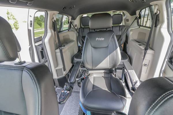 2017 Dodge Grand Caravan SXT wheelchair conversion van for sale in Springfield, OH – photo 6