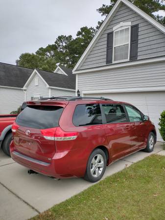 2014 TOYOTA SIENNA LE - cars & trucks - by owner - vehicle... for sale in Summerville , SC – photo 2