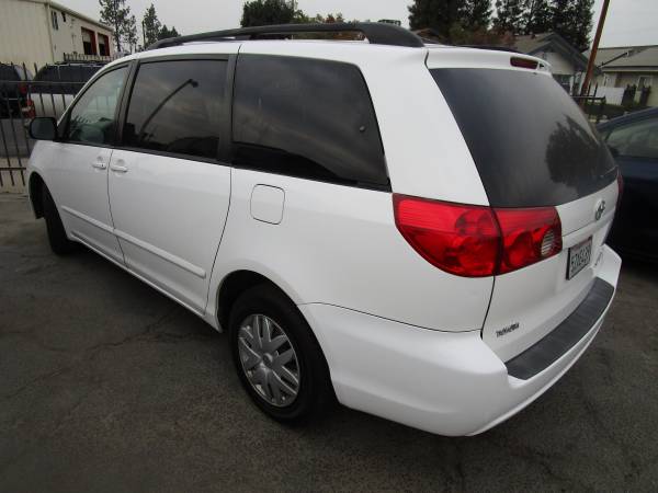 XXXXX 2007 Toyota Sienna LE / 1 OWNER Clean TITLE Excellent... for sale in Fresno, CA – photo 4