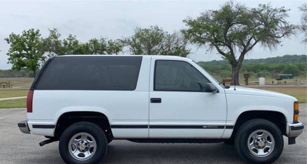 1995 Chevy Tahoe 4x4 - - by dealer - vehicle for sale in San Antonio, TX – photo 3