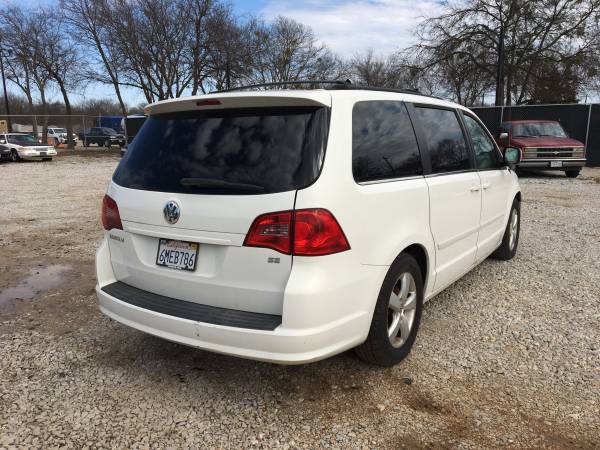 2009 Volkswagen Routan SE for sale in Other, TX – photo 2