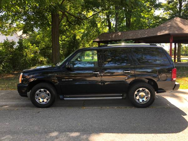2002 CADILLAC ESCALADE LUXURY..ALL WHEEL DRIVE.. 6.0 L V8 for sale in Holly, OH – photo 8