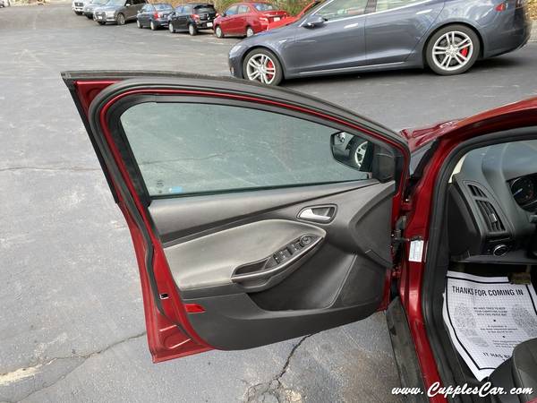 2014 Ford Focus SE Automatic Hatchback 5 Door Red 80K Miles - cars & for sale in Belmont, VT – photo 5