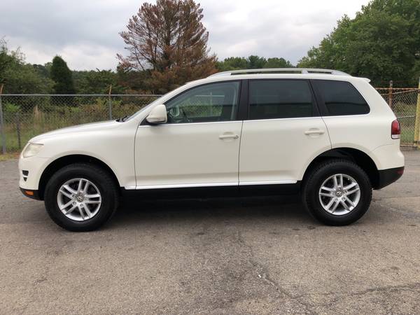 Volkswagen Diesel Touareg TDI SUV AWD 4x4 Leather Carfax Certified ! for sale in Jacksonville, NC – photo 6