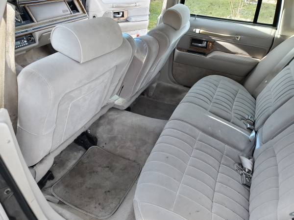 1991 Lincoln Town Car - cars & trucks - by owner - vehicle... for sale in Portage, IL – photo 11