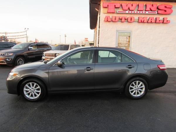 2011 Toyota Camry XLE - cars & trucks - by dealer - vehicle... for sale in Rockford, IL – photo 4