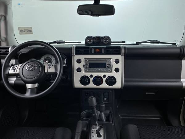 2013 Toyota FJ Cruiser Sport Utility 2D suv White - FINANCE ONLINE -... for sale in Arlington, District Of Columbia – photo 20