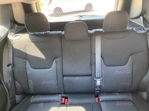 2015 Jeep Renegade LATITUDE - cars & trucks - by owner - vehicle... for sale in Destin, FL – photo 7