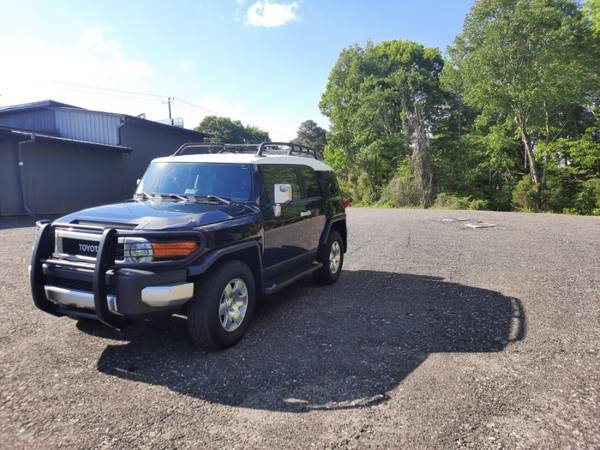Take a look at this 2010 Toyota FJ Cruiser-Charlotte for sale in Denver, NC – photo 12