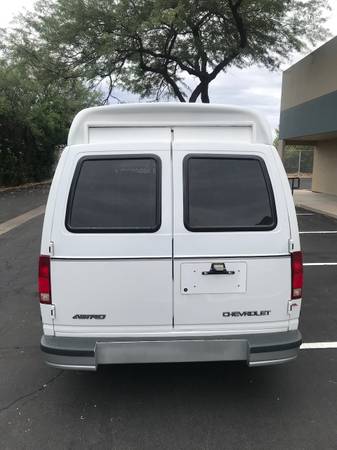 All wheel drive Chevy wheelchair van!--“Certified” has Warranty—80k!... for sale in Tucson, IL – photo 2