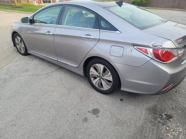 2013 Hyundai Sonata Hybrid with 110k miles! - - by for sale in Plainfield, IL – photo 13