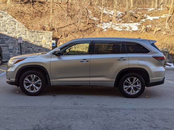 2015 Toyota Highlander XLE AWD All Wheel Drive SKU: FS121792 - cars & for sale in Mount Kisco, NY – photo 9