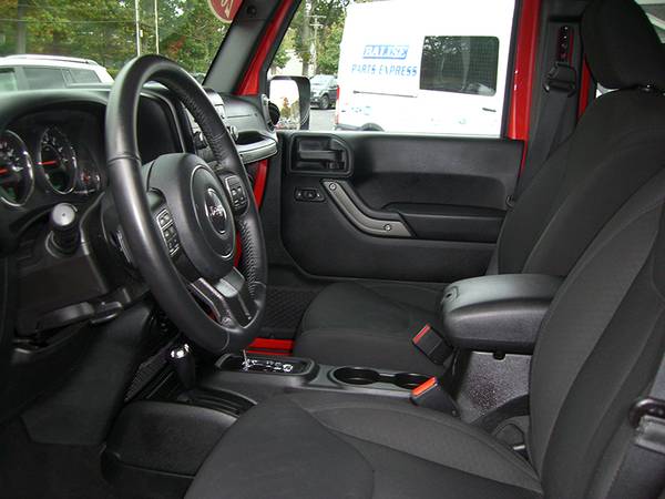 ► 2016 JEEP WRANGLER UNLIMITED SPORT - SHARP SUV with ONLY 27k MILES for sale in Feeding Hills, MA – photo 15
