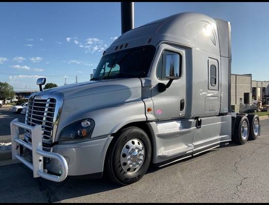 🤑2016 Freightliner Cascadia with Comfort Pro APU 🤑 for sale in TAMPA, FL – photo 3