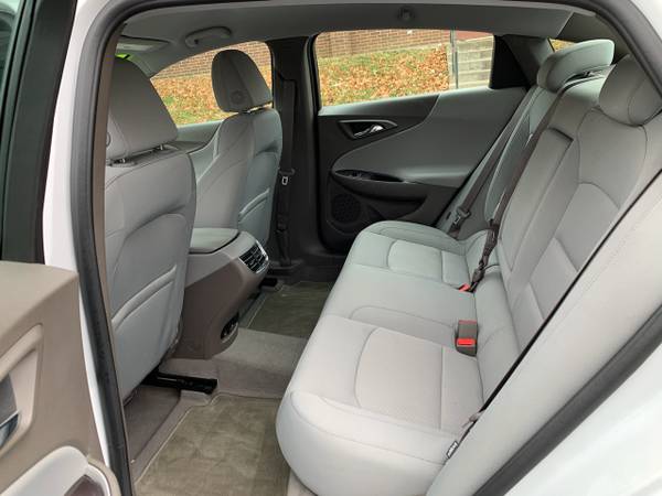 2018 Chevrolet Malibu 4dr Sdn LT w/1LT - - by dealer for sale in KANSAS CITY, KS – photo 14