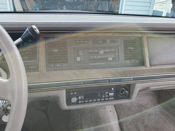 1991 Lincoln Town Car - cars & trucks - by owner - vehicle... for sale in Portage, IL – photo 9
