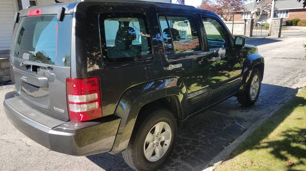2011 Jeep Liberty 4X4 Low miles CLEAN for sale in West Warwick, RI – photo 5