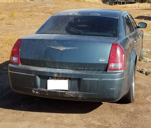 2005 Chrysler 300 Parts car/Mechanics special - - by for sale in Auberry, CA – photo 3