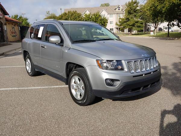 2016 JEEP COMPASS LATITUDE ONLY 31,000 MILES! LEATHER! CLEAN CARFAX! for sale in Norman, OK – photo 2