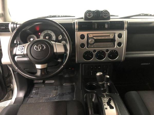 2007 TOYOTA FJ CRUISER *4WD* - cars & trucks - by dealer - vehicle... for sale in North Randall, PA – photo 15