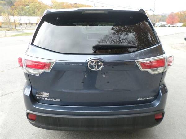 2015 Toyota Highlander XLE AWD V6 - cars & trucks - by dealer -... for sale in North Springfield, VT – photo 5