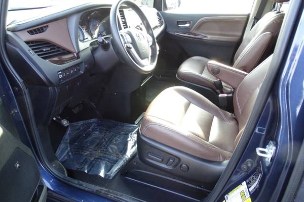 2019 Toyota Sienna Limited Premium van Blue - - by for sale in Skokie, IL – photo 20