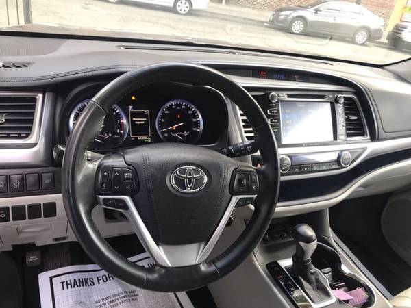 2017 Toyota Highlander XLE suv Predawn Gray Mica for sale in Irvington, NJ – photo 12