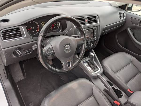 2012 Volkswagen Jetta SE w/Convenience & Sunroof SKU:CM347845 Sedan... for sale in Westmont, IL – photo 11