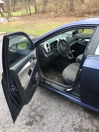 Toyota Matrix - Manual Transmission - cars & trucks - by owner -... for sale in Allentown, PA – photo 7