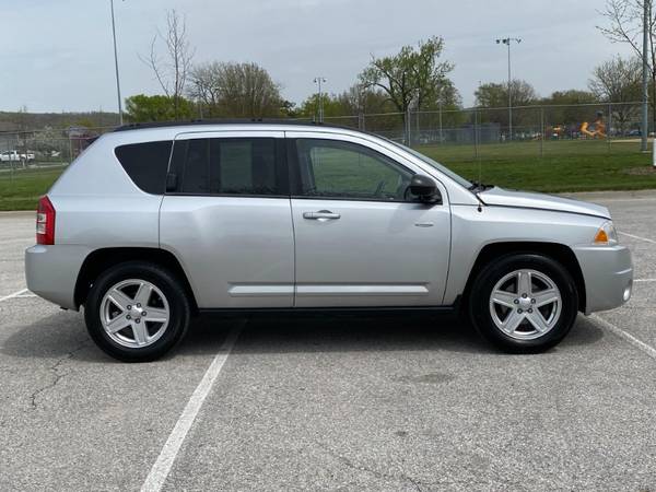 2010 Jeep Compass Latitude 4x4 - - by dealer - vehicle for sale in Council Bluffs, IA – photo 7