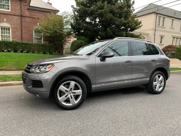 Volksvagen Touareg Executive - cars & trucks - by dealer - vehicle... for sale in Brooklyn, NJ – photo 3