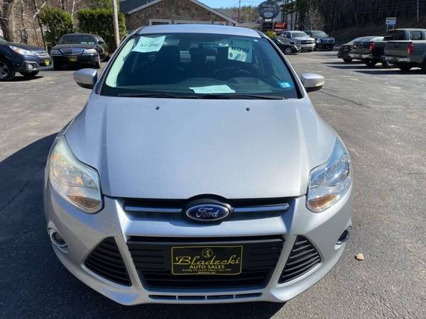 7, 999 2014 Ford Focus SE Sedan Leather, Only 99k Miles, Super for sale in Laconia, VT – photo 2
