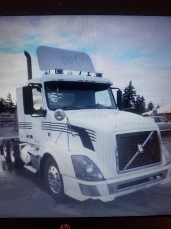 2009 Volvo 3 axle day cab AutoShift 766k white - cars & trucks - by... for sale in East Portland Gresham Oregon, OR – photo 13