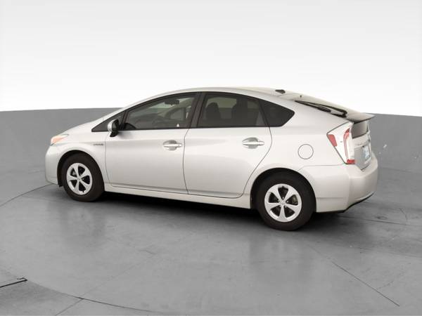 2013 Toyota Prius Three Hatchback 4D hatchback Silver - FINANCE... for sale in Bakersfield, CA – photo 6