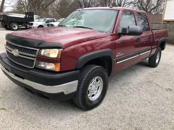 1-OWNER DURAMAX - DIESEL CHEVY SILVERADO 25OOHD CREW 4x4 - cars for sale in Danville, IN – photo 13