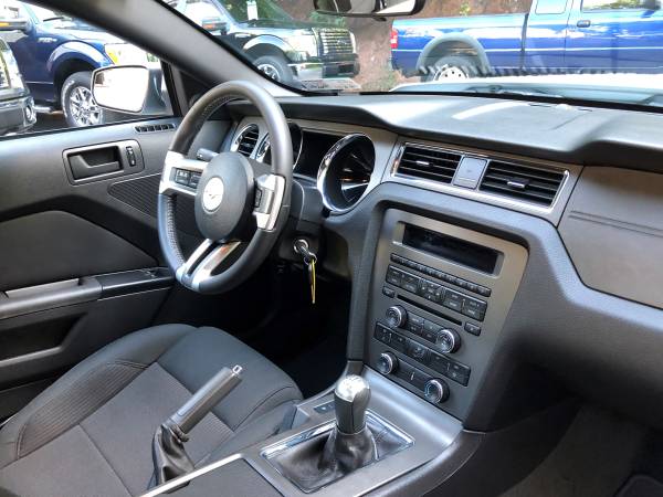2014 White Ford Mustang GT, 5.0L, 6 Speed, with 3,900 miles for sale in Dover, PA – photo 8