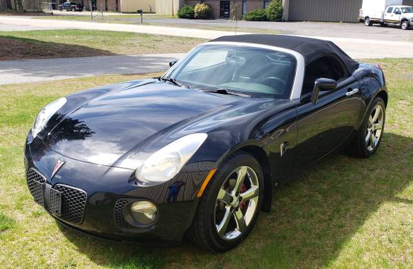 2008 PONTIAC SOLSTICE GXP CONVERTIBLE for sale in Milford, MA – photo 2