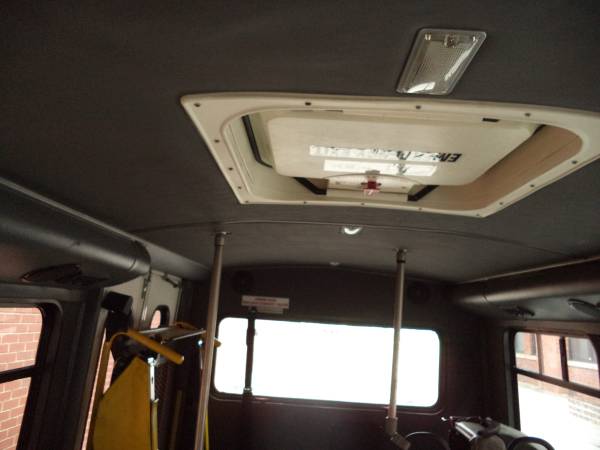2007 Chevrolet 3500 Handicap Wheelchair Assesessable Mini Bus 85k -... for sale in Chicago, IL – photo 19