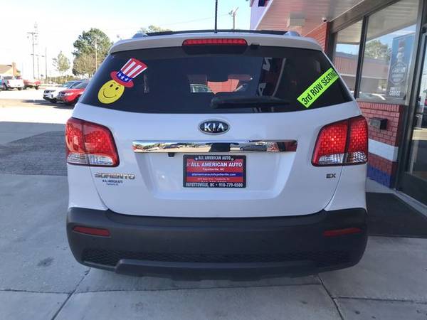2013 Kia Sorento - In-House Financing Available! - cars & trucks -... for sale in Fayetteville, NC – photo 5