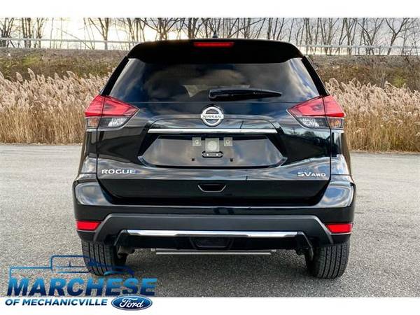2017 Nissan Rogue SV AWD 4dr Crossover - wagon - cars & trucks - by... for sale in Mechanicville, VT – photo 4