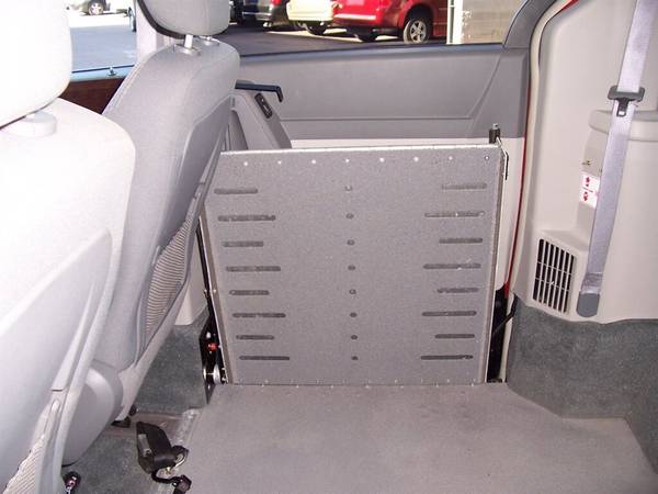 2010 Chrysler Town and Country Touring Wheelchair Handicap Mobility Va for sale in Phoenix, AZ – photo 10
