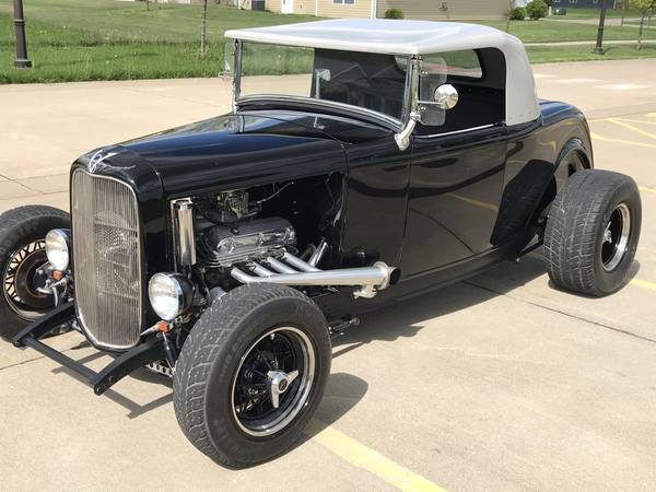 Beautiful 1932 Ford Roadster with Removable Hardtop - cars & trucks... for sale in Allen, TX