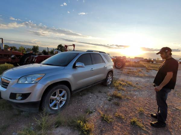 2007 Saturn Outlook XR AWD - cars & trucks - by owner - vehicle... for sale in Penrose, CO – photo 7