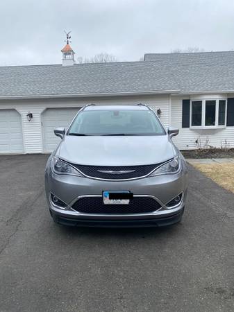 2019 Chrysler Pacifica Wheelchair Van BraunAbility Touring L - cars for sale in Brookfield, NY – photo 4