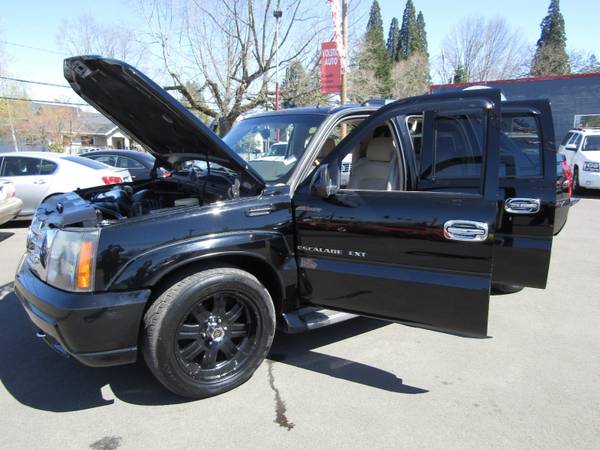 2002 Cadillac Escalade EXT 4dr AWD BLACK SUPER SHARP TRUCK ! for sale in Milwaukie, OR – photo 23
