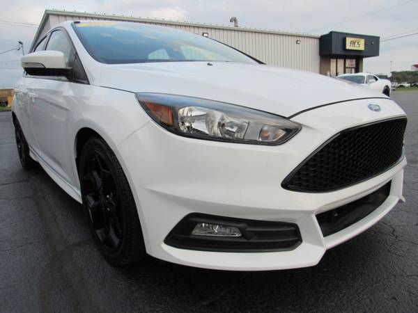2017 Ford Focus ST Hatch - cars & trucks - by dealer - vehicle... for sale in Rockford, IL – photo 13