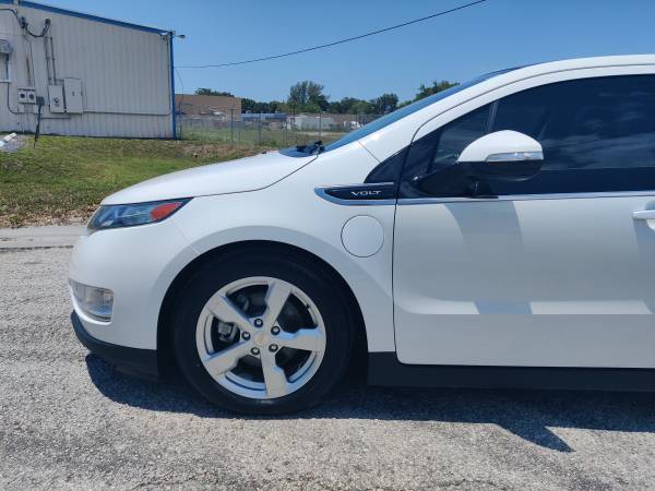2012 Chevy Volt Hybrid Hackback GORGEOUS ONE-OWNER - cars & for sale in Clearwater, FL – photo 2