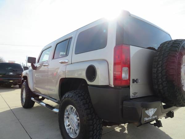 2007 HUMMER H3 4WD New Tires, Sharp - cars & trucks - by dealer -... for sale in Waterloo, IA – photo 8