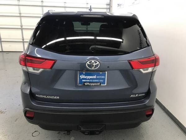 2018 Toyota Highlander XLE V6 AWD - - by dealer for sale in Eugene, OR – photo 6